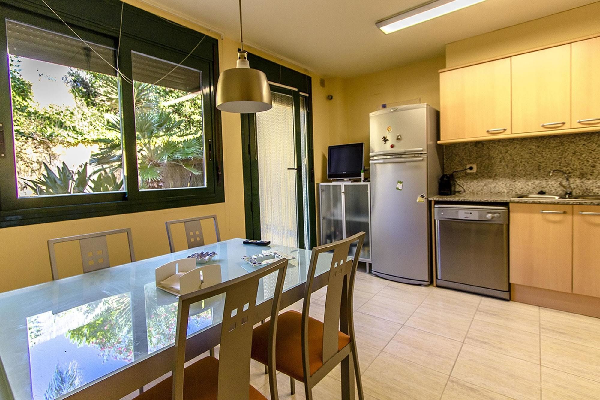 Apartamento House With 3 Bedrooms In Tarragona, With Pool Access, Enclosed Garden *